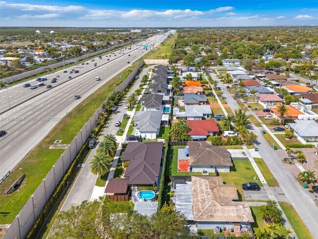 Building Photo - 17805 SW 114th Ct