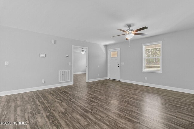 Building Photo - 112 Savannah Ln