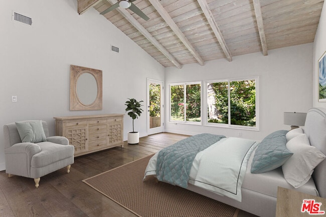 Building Photo - 3933 Mandeville Canyon Rd