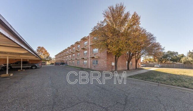 Building Photo - 2601 York Ave