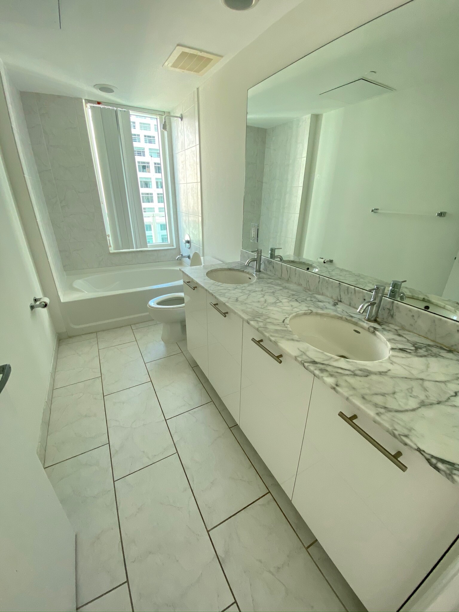 Building Photo - 951 Brickell Ave