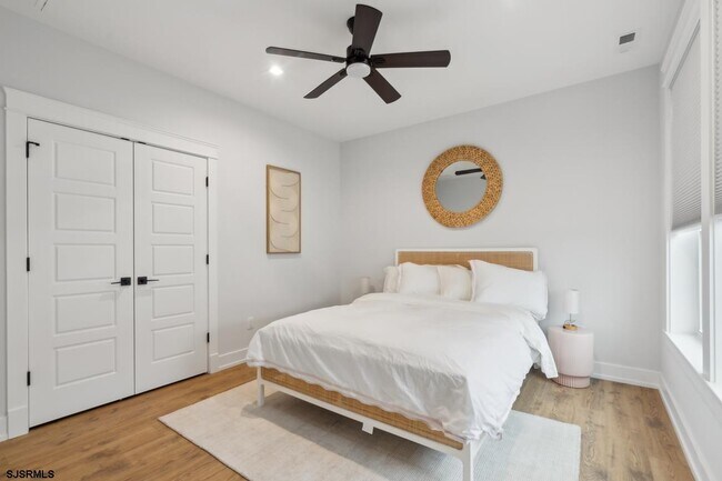 Building Photo - 9412 Ventnor Ave