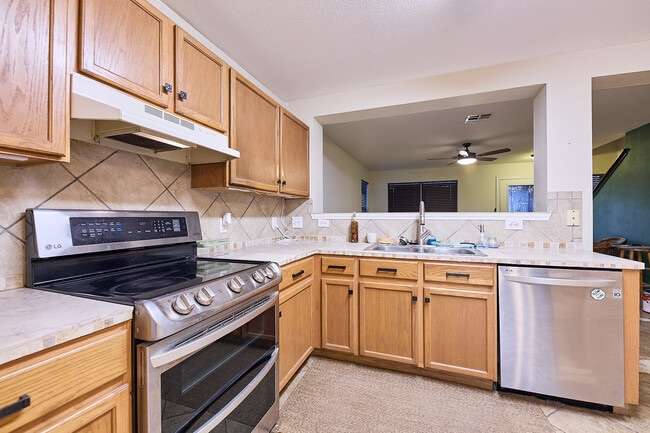 Building Photo - 7205 Alegre Pass