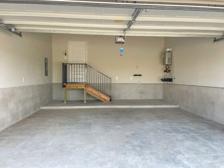 Building Photo - 124 Stellar Wind Dr