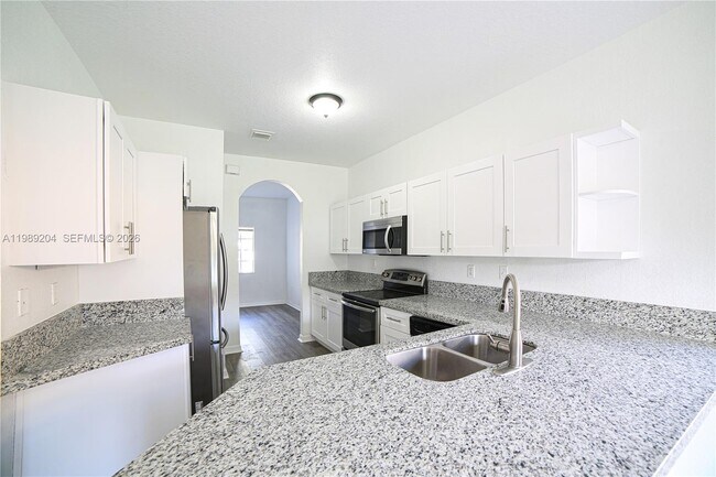 Building Photo - 10270 SW 225th Ln