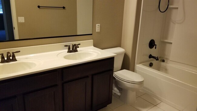 Building Photo - 2248 E Ottawa Ln