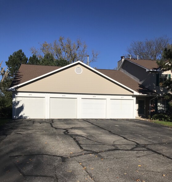 One stall attached garage with private, indoor access. - 3173 Windcrest Dr NE