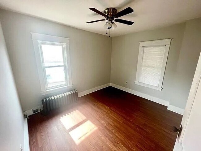 Building Photo - 712 W 26th St