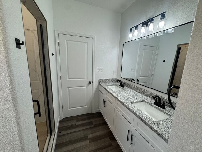Building Photo - 2820 N Platino Dr