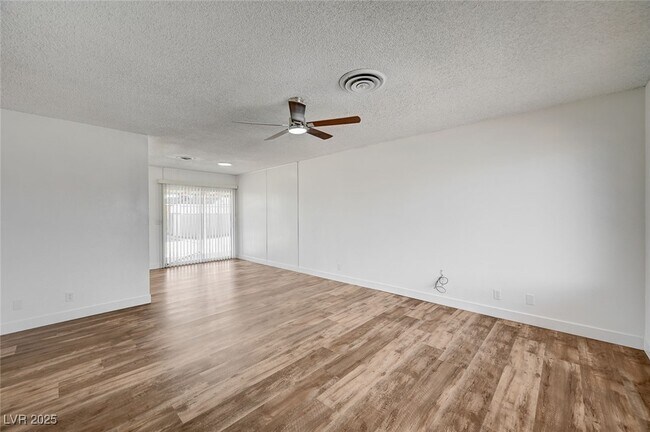 Building Photo - 4047 Maple Hill Rd