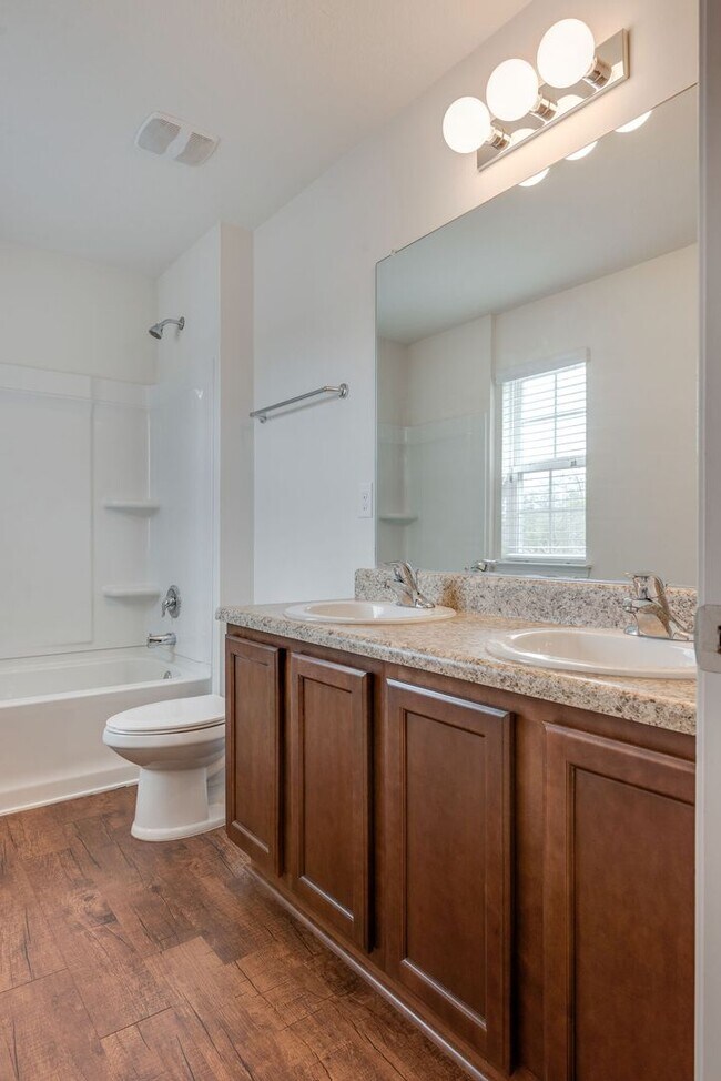 Building Photo - Beautiful 4-Bedroom Home - Wynfield Subdiv...