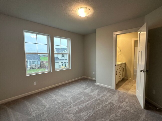 Building Photo - 6157 Savannah St SE