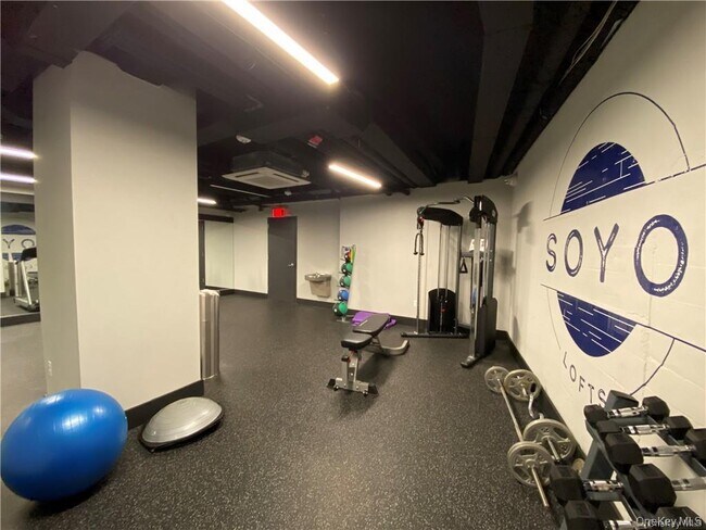 Building Photo - 2 Mill St