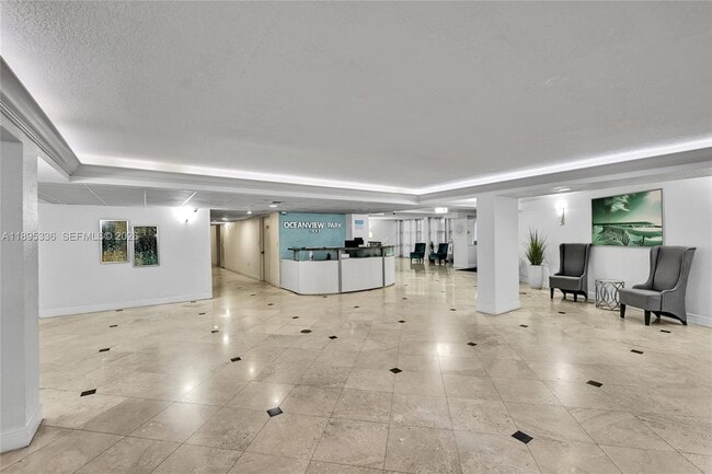 Building Photo - 800 Parkview Dr
