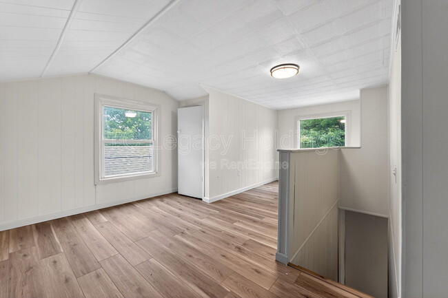 Building Photo - 192 Fairmor Dr