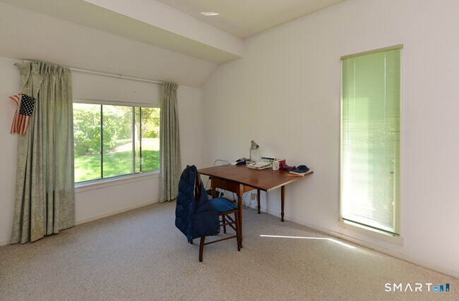 Building Photo - 548 Heritage Vlg