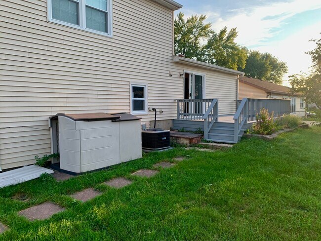 Building Photo - 156 Brookside Dr