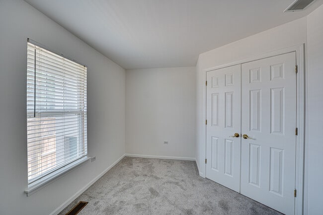 Building Photo - 2963 Saganashkee Ln