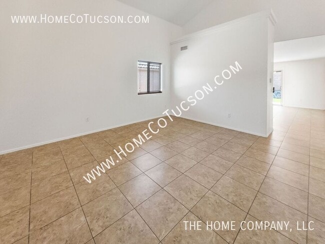 Building Photo - 14360 N Fragile Clay Ave