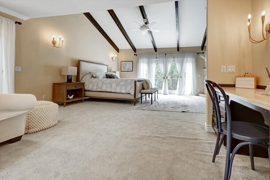 Building Photo - 4751 Topeka Dr