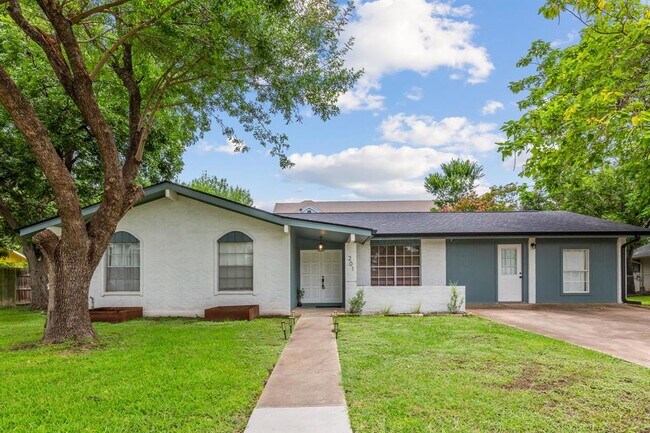 Building Photo - 201 Fairlane Dr