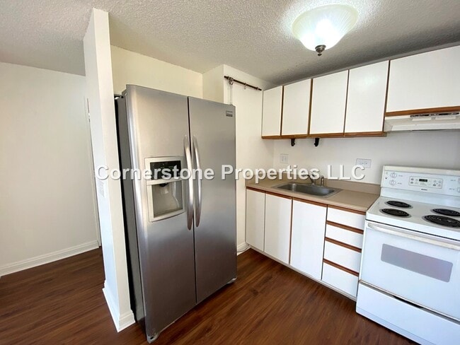 Building Photo - 255 Huali St