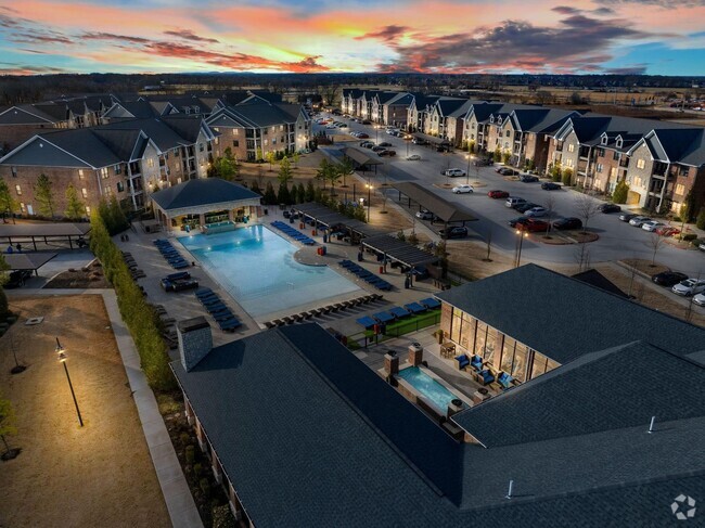 Building Photo - The Pointe at Bentonville