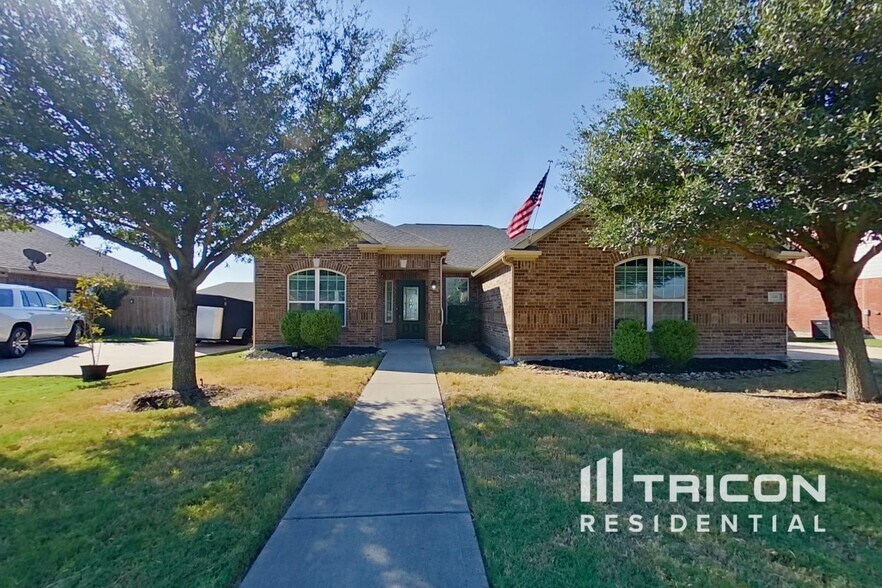 Building Photo - 616 Meadow Springs Dr