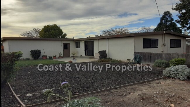 Building Photo - Lovely South Salinas Home for RENT!!!