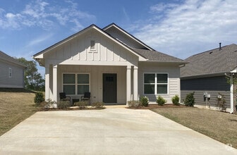 Building Photo - 2016 Weaver Way