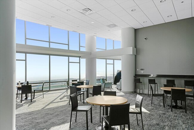 Building Photo - 100 E 14th St