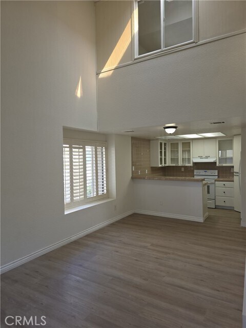 Building Photo - 19 Aruba St