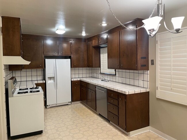 Building Photo - 3 Bed/1 Bath Single Family Home in East Sacramento
