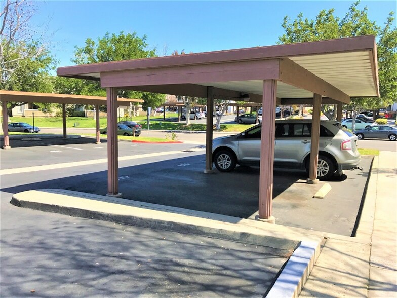 Building Photo - 10940 Summerdale Way