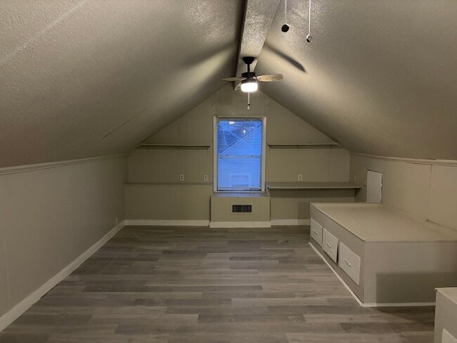 Building Photo - 3150 Roberts Ave