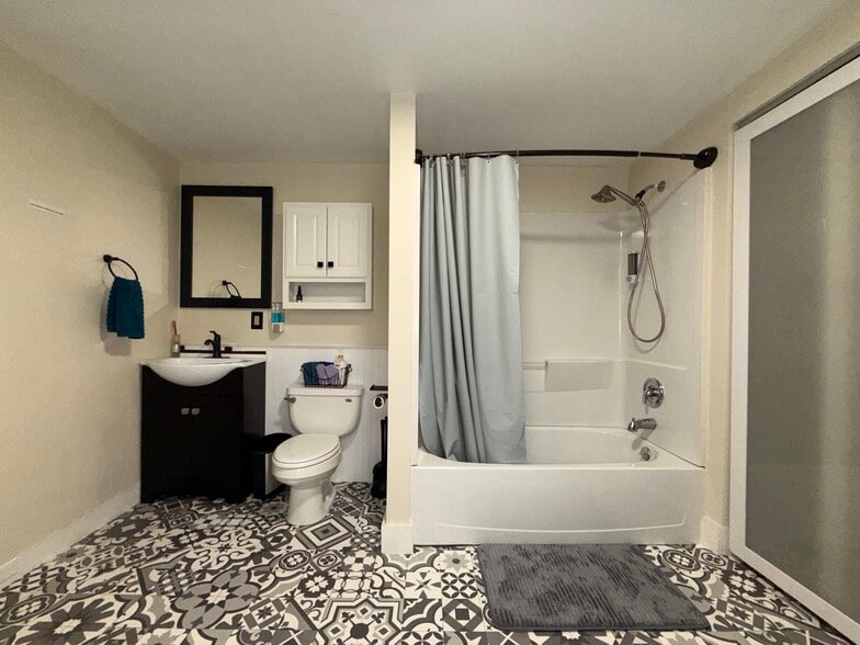 Building Photo - 51 Front St