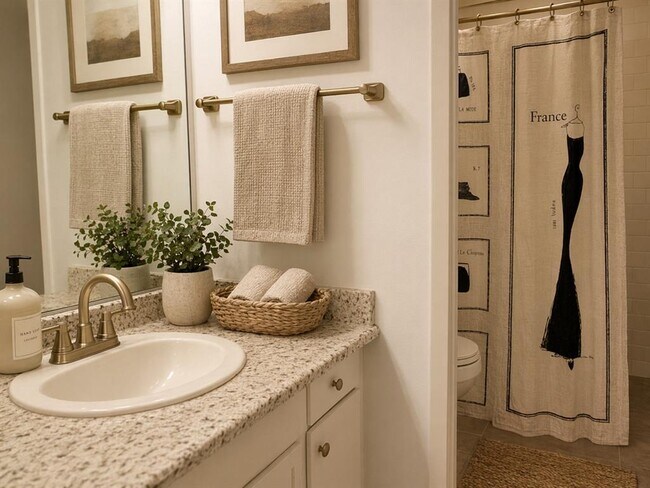 Building Photo - 1510 W N Loop Blvd