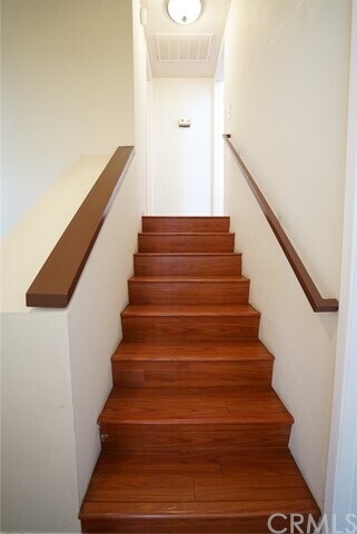 Building Photo - 1012 S Marengo Ave