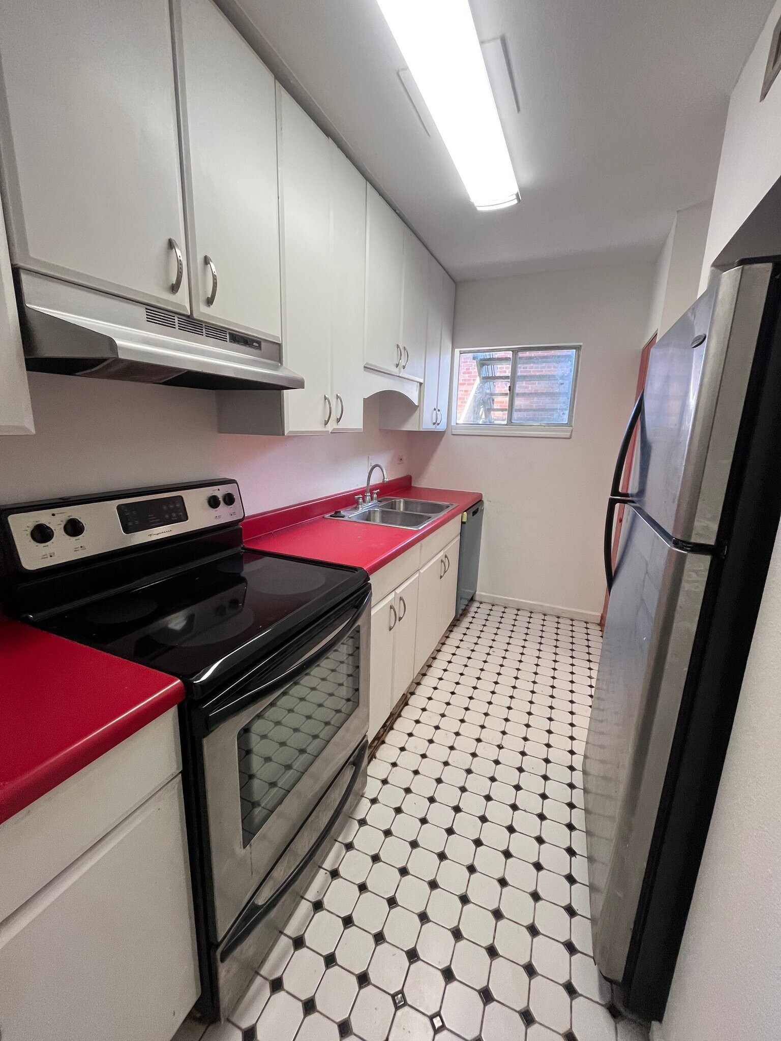 Building Photo - 3838 Pontchartrain Dr