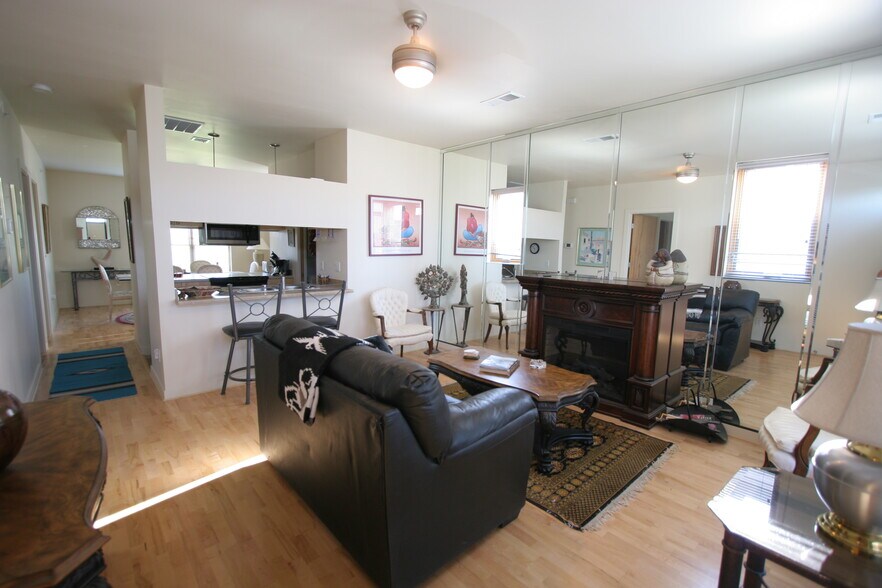 Building Photo - 315 Belvedere Ave SW