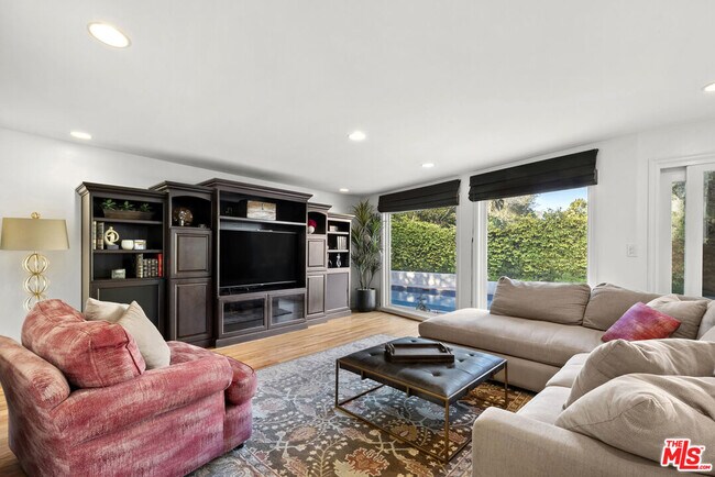 Building Photo - 1233 Corsica Dr