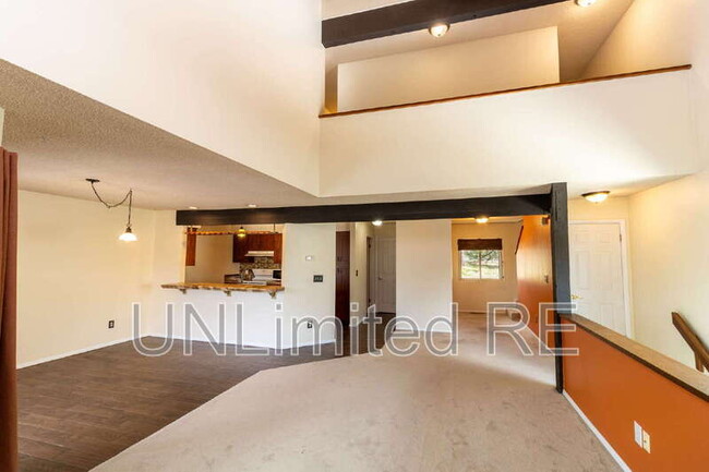 Building Photo - 5000 E Palomino Ln