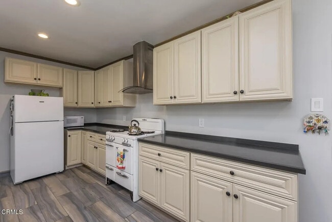 Building Photo - 309 S Dunning St