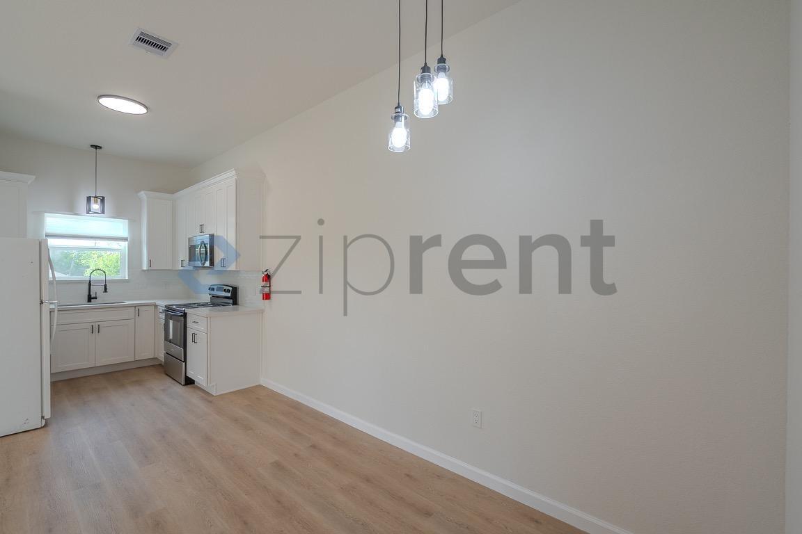 Building Photo - 303 Cartersville St