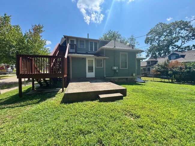 Building Photo - 321 N Indiana Ave