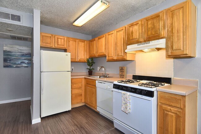 Interior Photo - Heatherstone Apartments