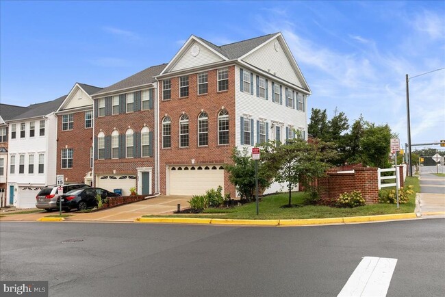 Building Photo - 6350 Regal Oak Dr