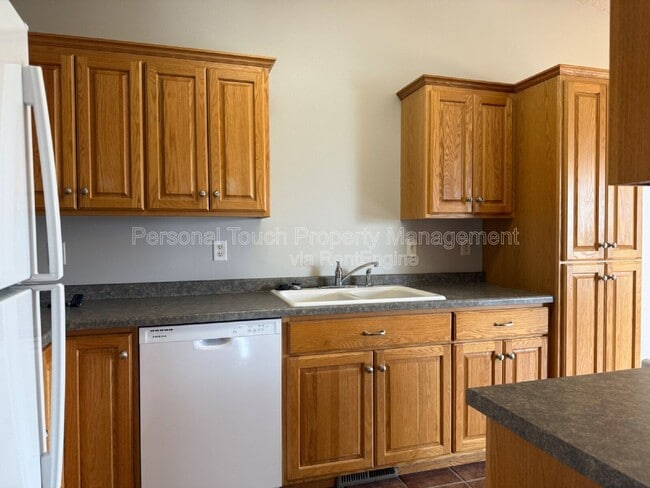 Building Photo - 1143 39th Ave S