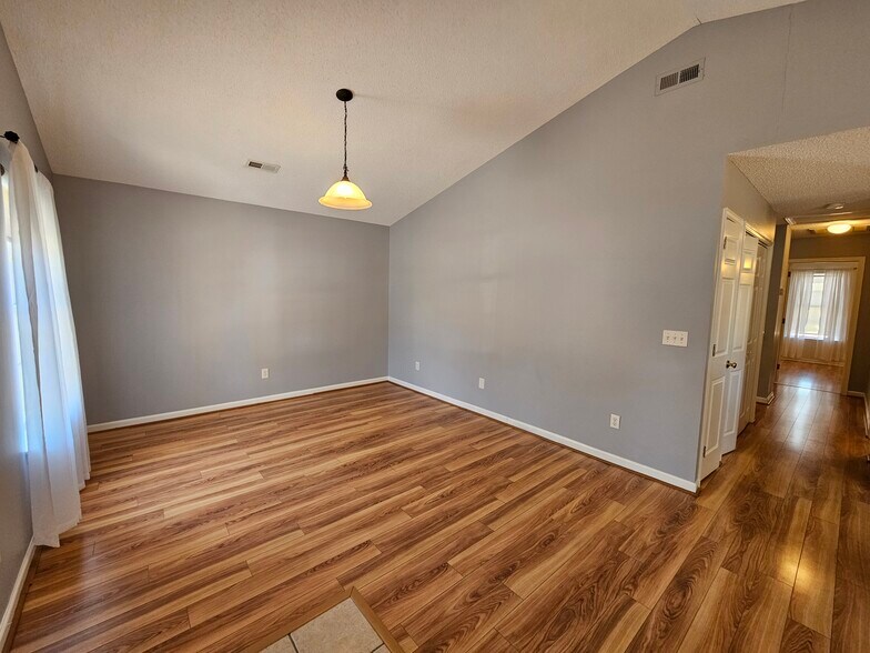 Building Photo - 417 Brecknock Ct