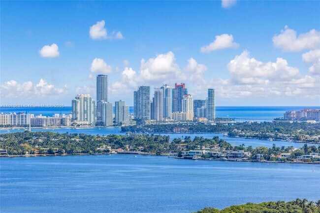 Building Photo - 480 NE 31st St